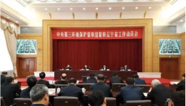 這家水泥企業把生產線建在學校旁邊
